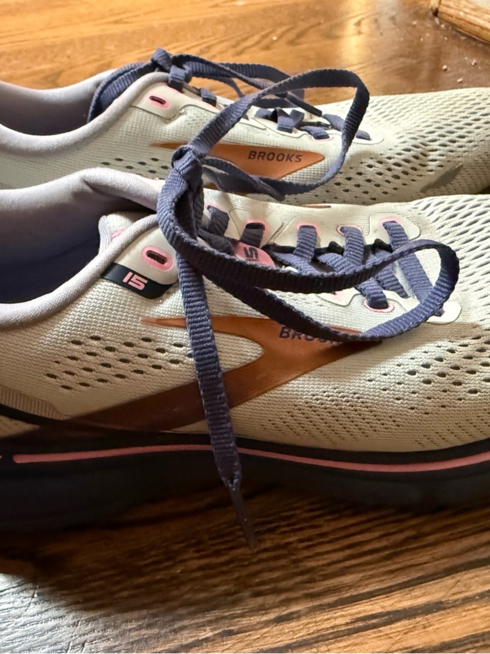 Brooks Ghost 15 Women's Running Shoes - Beige with Pink Accents size 7.5 - Picture 3 of 7